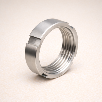 Гайка шлицевая AISI 304 2 1/2" в наличии в Тюмени