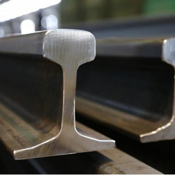 Рельс железнодорожный углеродистая сталь без износа 25000 мм Р-65 в наличии в Тюмени